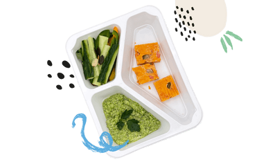 pita paprykowa z pastą wegetariańską dietetyczny posiłek wegański z cateringu dietetycznego