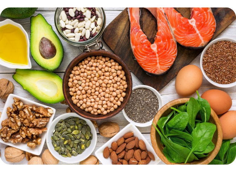 Zdrowe produkty bogate w kwasy omega-3 i białko idealne do diety pudełkowej w cateringu dietetycznym