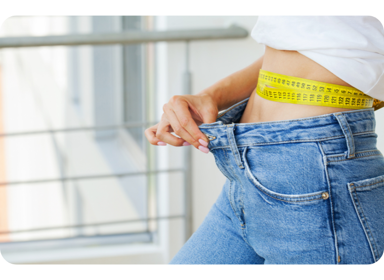 Pomiar obwodu talii przed rozpoczęciem odchudzania z pomocą cateringu dietetycznego