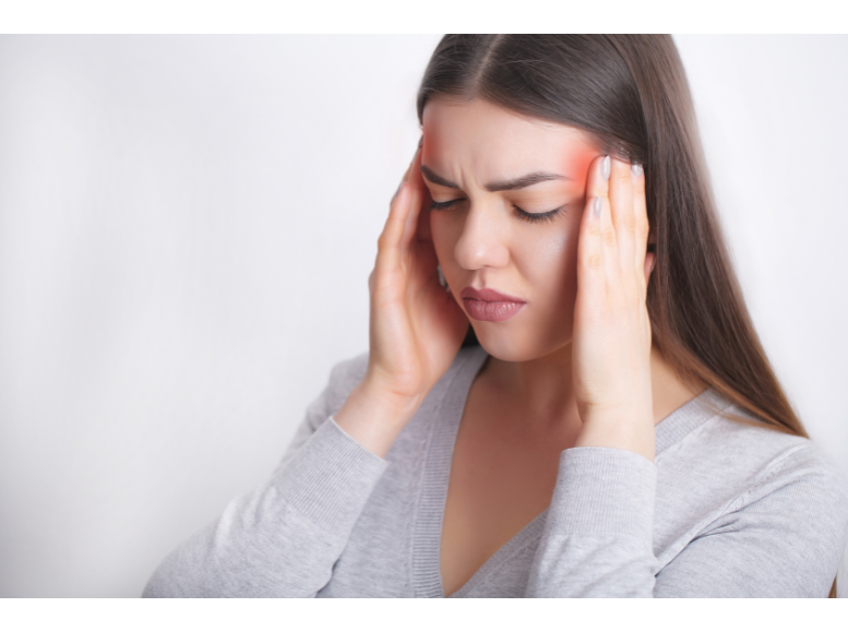 Objawy migreny a dieta – jak catering dietetyczny może pomóc w łagodzeniu bólów głowy